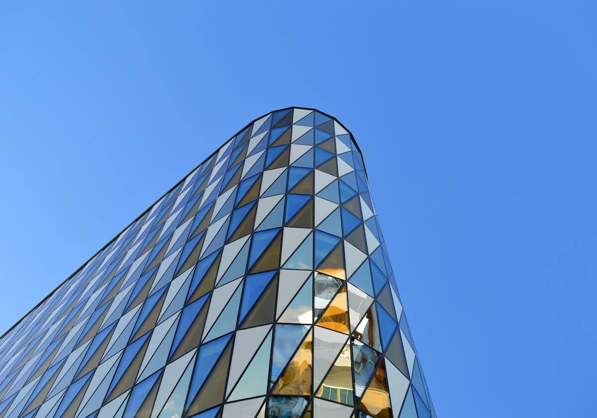 有求必应，J.Cole在更衣室里给队友疯狂签名