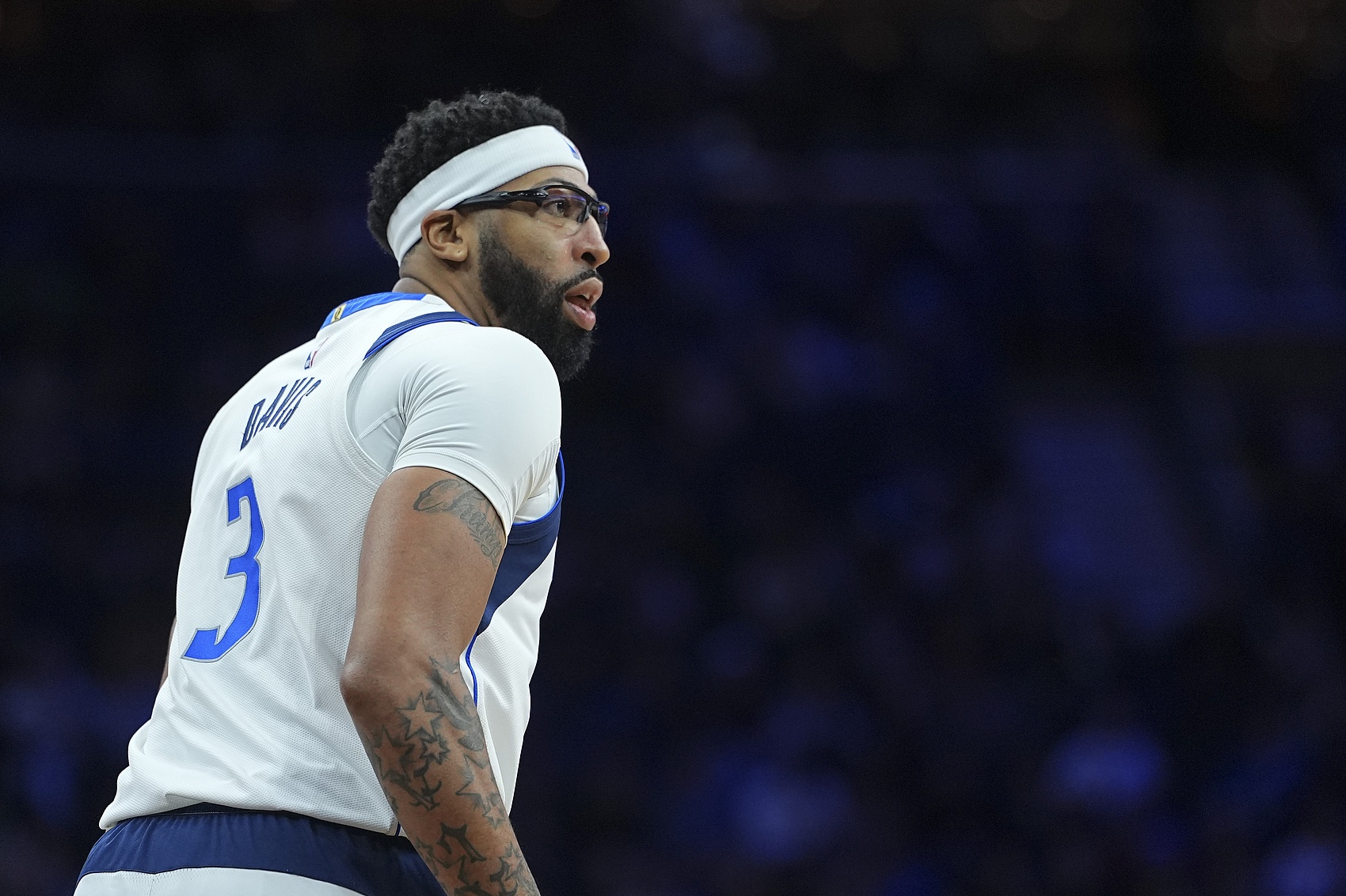 世界杯客户端安装指南-名记：浓眉经纪人里奇·保罗已明确表示 希望独行侠交易戴维斯！