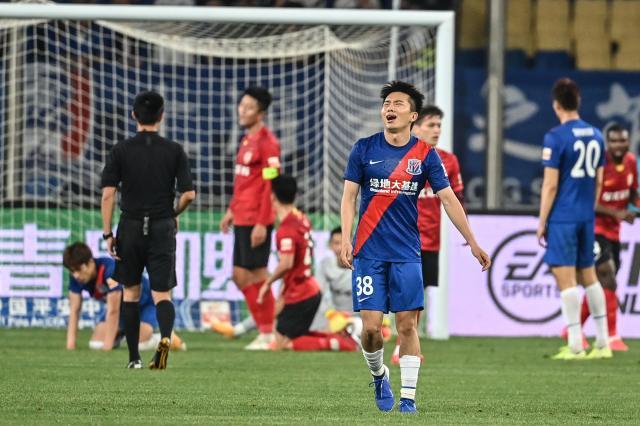 世界杯手机高清观看-【中超阶段总结】夺冠大热挠头 小球队生存空间扩展